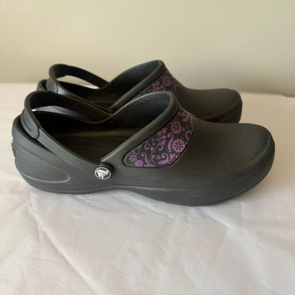 CROCS Size 9 Women’s Black and Purple Floral Clogs - Picture 1 of 5